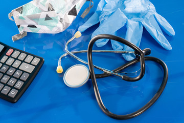 On the table are the accessories of each doctor necessary during a pandemic.