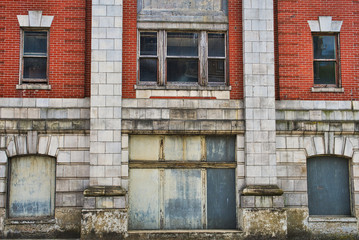 Fototapeta na wymiar Wimdows on abandoned building