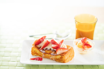 フレンチトーストで甘い朝食　sweet breakfast