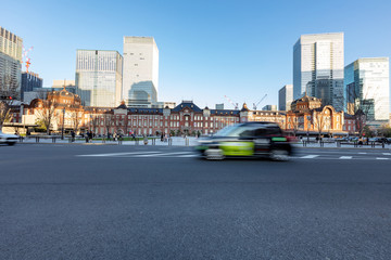 東京駅前
