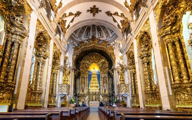 Fototapeta na wymiar Interior of the Carmelitas Church in Porto, Portugal