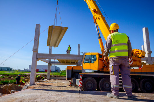 Boss oversees, control managing concrete joist for assembly huge concrete construction