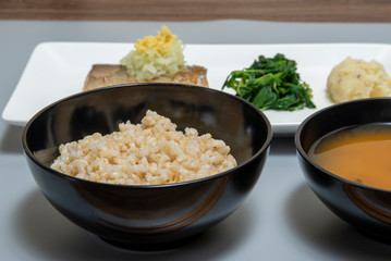 玄米の朝食