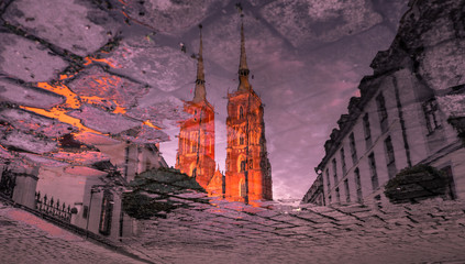 Widok w kałuży © Pedro_Foto
