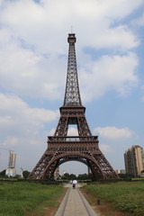 Fototapeta na wymiar Tour Eiffel de Tiandu Cheng à Hangzhou, Chine