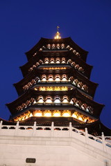 Pagode Leifeng de nuit à Hangzhou, Chine