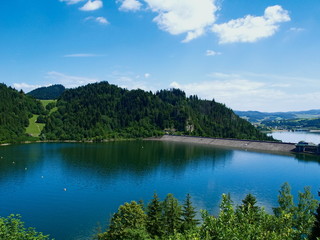 Fototapeta na wymiar Water dam on the lake Czorsztyn