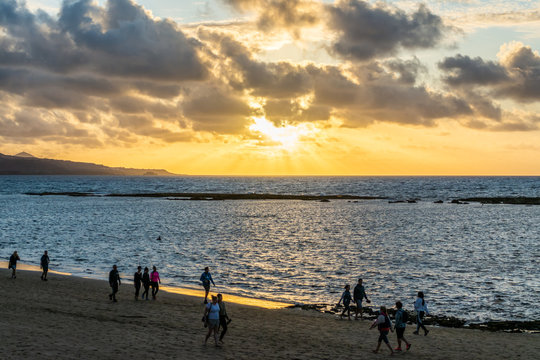 Las Palmas de gran Canaria, Islas Canarias, Spain. 05/09/2020: People walking at Canteras beach. Phase 1 of coronavirus deescalation.