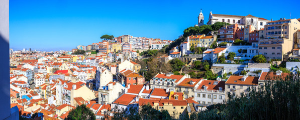 Fototapeta na wymiar Panoramic view to the Sao Jorge Castle, Lisbon, Portugal
