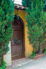 Romantic Door in wood in Île Sainte-Marguerite cote azure Cannes