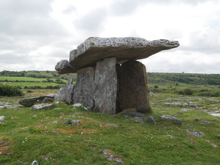 Poulnabrone dolmen, Irelande