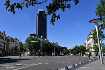 Nantes , le cour des 50 otages et la tour Bretagne