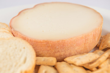 Torta del Casar cheese with reganas and toasts