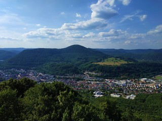Fototapeta na wymiar View over Annweiler am Trifels and beautiful landscape