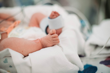 Obraz na płótnie Canvas newborn baby in hospital