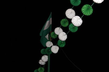 Farolillos verdes y blancos, colores de la bandera de Andalucía. Decoración en la ciudad de...
