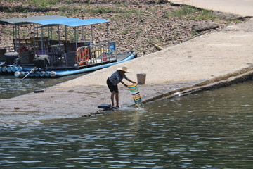 P&ecirc;cheur au filet sur la rivi&egrave;re Li, Chine
