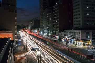 Obraz premium Sao Pablo city brasil at night, long exposure of main streets 