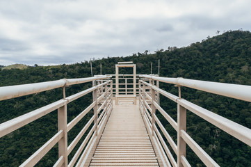 Obraz premium bridge in bonito, mato grosso do sul 