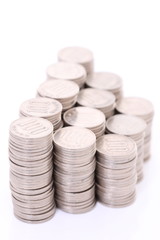 積み重ねられた100円硬貨
