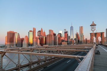 Fototapeta premium manhattan skyline at sunset