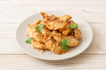 fried fish with garlic