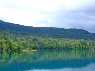 Fototapeta na wymiar 静かなオンネトー湖
