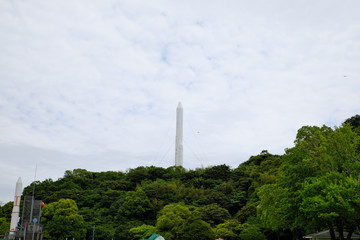 Obraz premium 錦江湾公園にあるロケットのオブジェクト