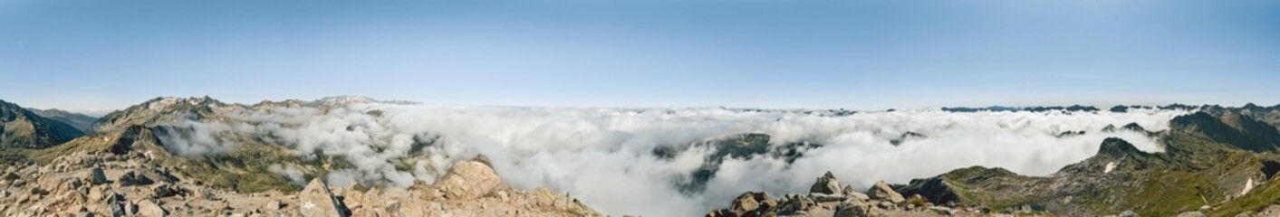 Pyrénées - Carros del foc