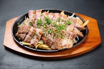 豚肉の鉄板焼き