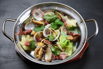 アサリとホタルイカの酒蒸し