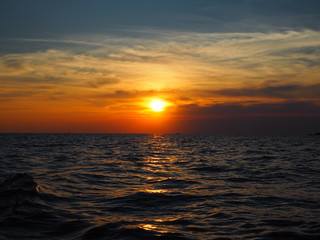 Obraz premium sunset over the sea