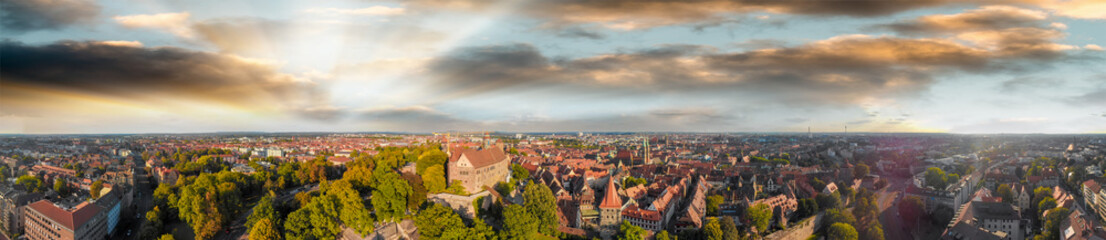 Obraz premium Nuremberg cityscape aerial view from city castle on a beautiful sunset