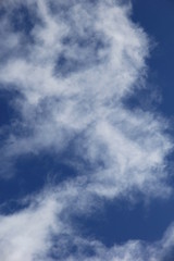 爽やかな青空と白い雲