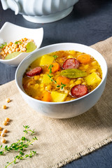 Hearty pea soup after grandmas rezept