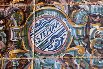 Obraz na płótnie Canvas Azulejo sobre la ciudad de Estepona en la plaza de España de Sevilla 