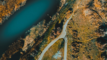 vista cenital de dron de río en Titulcia, Madrid