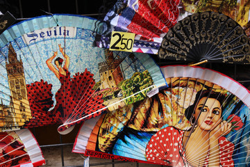 Abanicos de Sevilla, recuerdo con imágenes de flamenco