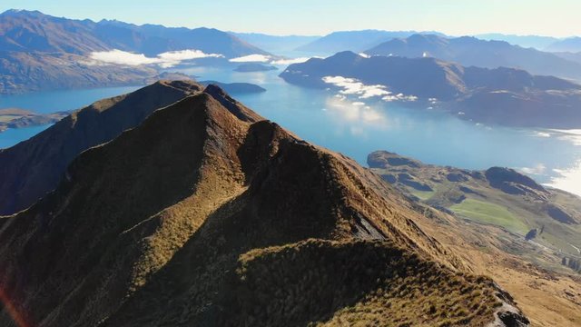 amazing view from Roys peak in wanaka New Zealand, great landscape in wanaka Roys peak, New Zealand landmarks, place to go in wanaka, aerial view over new zealand