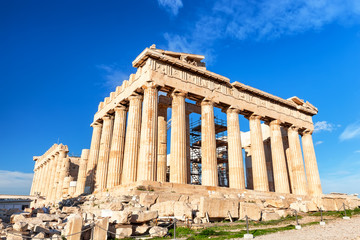 Obraz premium Parthenon temple in sunny day.