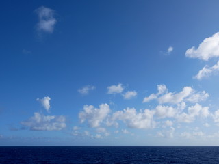 Naklejka na ściany i meble Wolken über dem Indischen Ozean