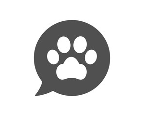 Pets care icon. Veterinary clinic bubble sign. Dog paw speech bubble symbol. Classic flat style. Quality design element. Simple pets care icon. Vector