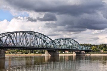 Fototapeta na wymiar Truss steel bridge