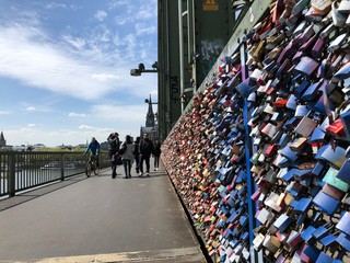 Obraz premium Locks on bridge