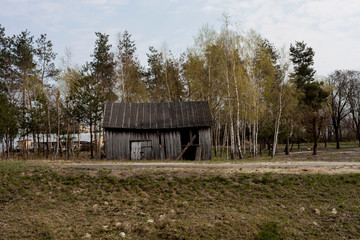 Fototapeta na wymiar old barn in the countryside