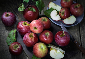 Fototapeta na wymiar apples on wooden table