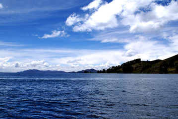 Cristalina agua del lago Titicaca
