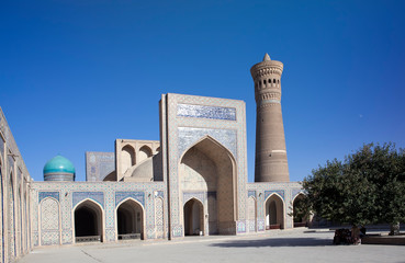 Fototapeta na wymiar Poi Kalyan Ensemble, the Islamic religious complex in Bukhara, Uzbekistan..