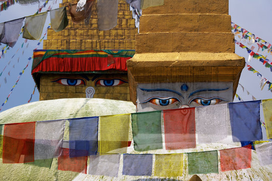 the famous Boudhanath stupa in Kathmandu