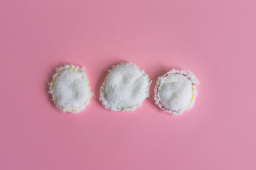 Three reusable cotton discs for face